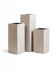 Кашпо TREEZ Effectory i - серия Beton - Высокий куб - Белый песок